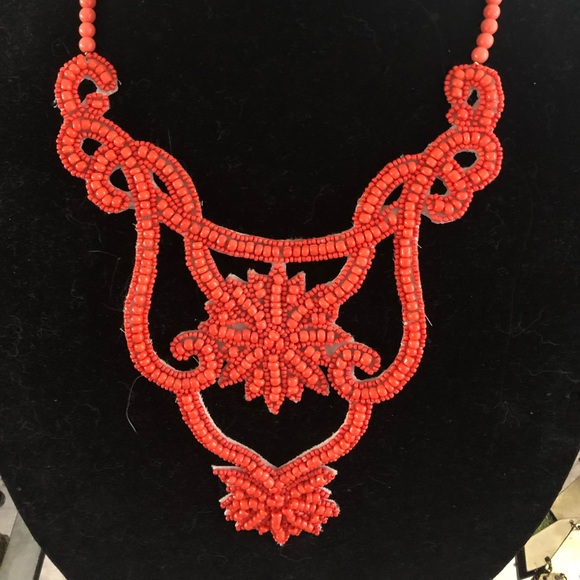 Beaded bib necklace - Picture 3 of 4